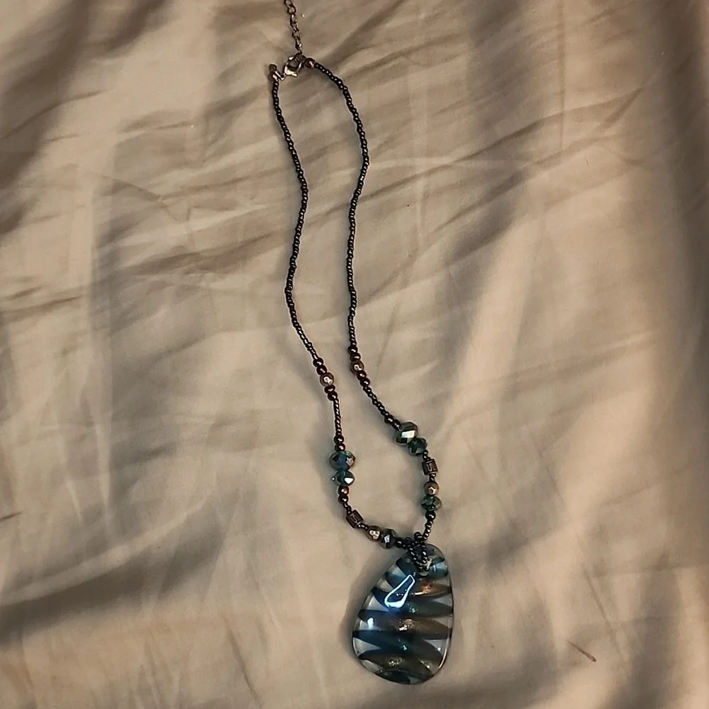 Elegant Blue and Silver Pendant Necklace
